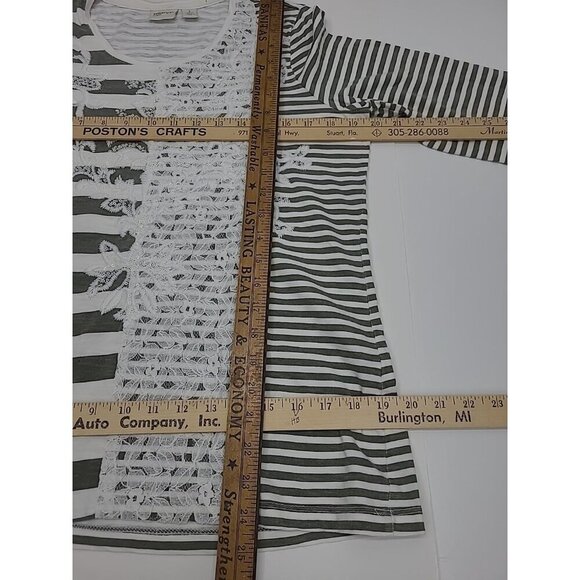 Zenergy by Chico's Embroidered Shirt Women's Size Medium Pullover Lace Accents - Picture 3 of 5